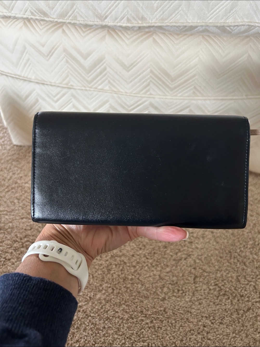 Chloe Black Leather Continental Wallet with Gold 'C' Hardware - Picture 4 of 16